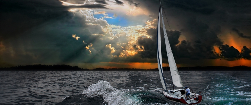 yacht_stormy_seas